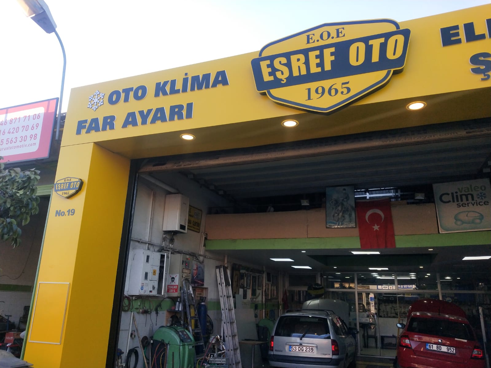 EOE Eşref Oto Klima dükkân girişi — Oto Klima, Far Ayarı